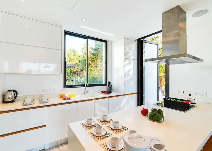 Vila Laurus 4 By Ezoria