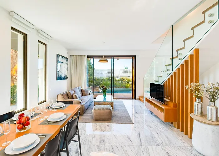 Vila Laurus 4 By Ezoria