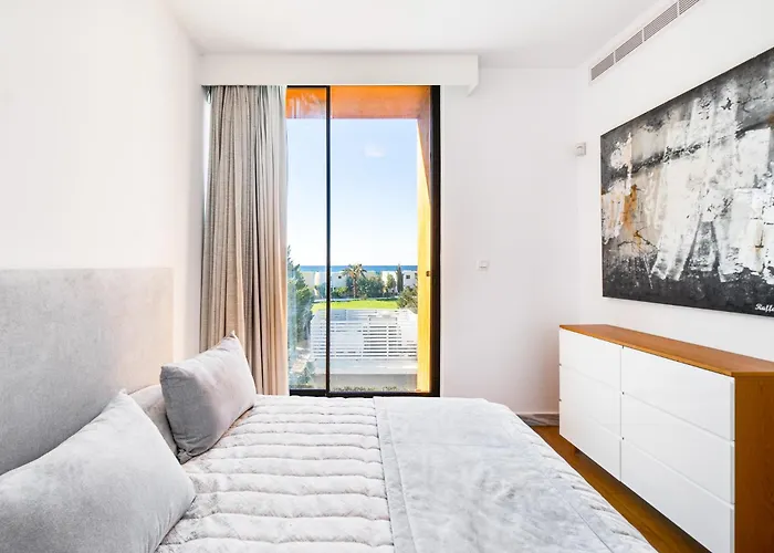 Vila Laurus 4 By Ezoria Paphos