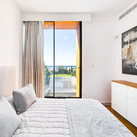 Villa Laurus 4 By Ezoria Paphos