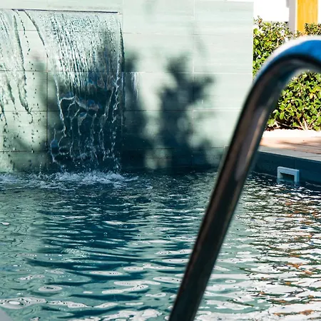 Laurus 4 By Ezoria Villa *