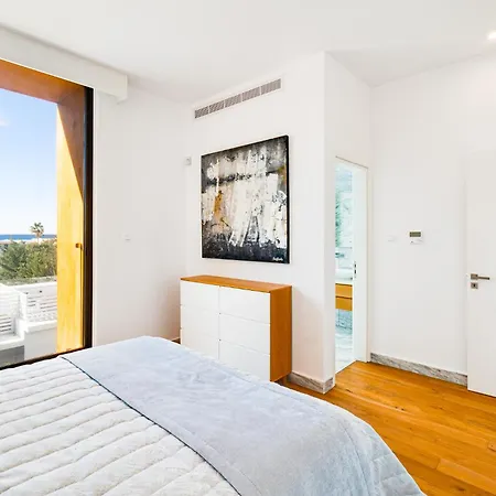 Laurus 4 By Ezoria Vila Paphos