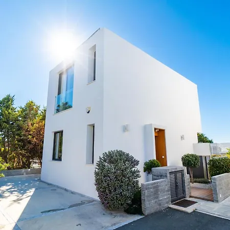 Laurus 4 By Ezoria 别墅 Paphos