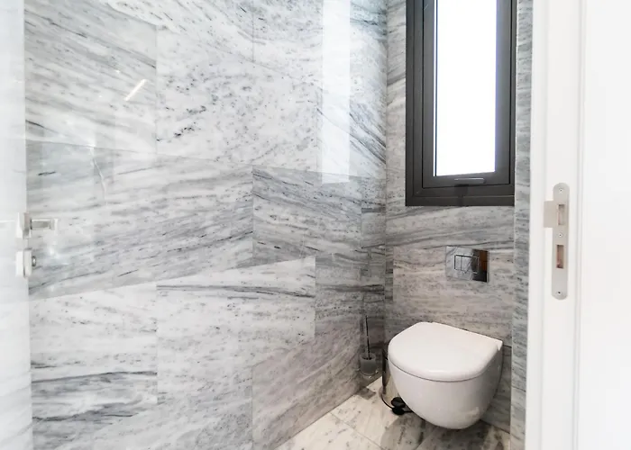 Laurus 4 By Ezoria * Paphos