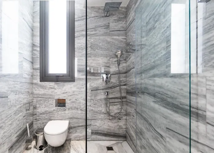 Laurus 4 By Ezoria Vila