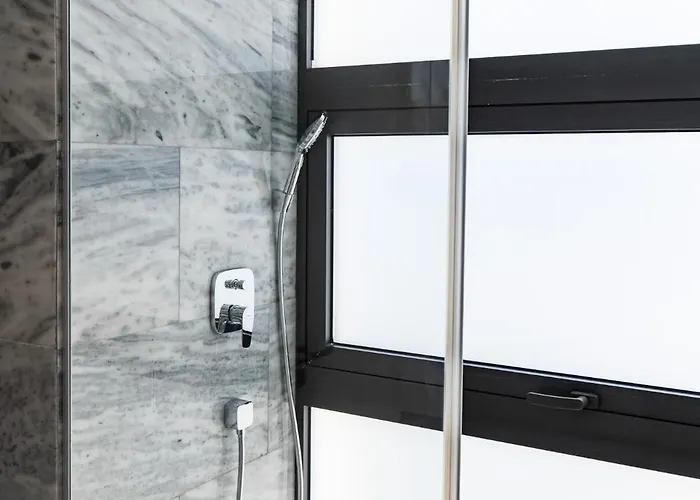 Laurus 4 By Ezoria * Paphos