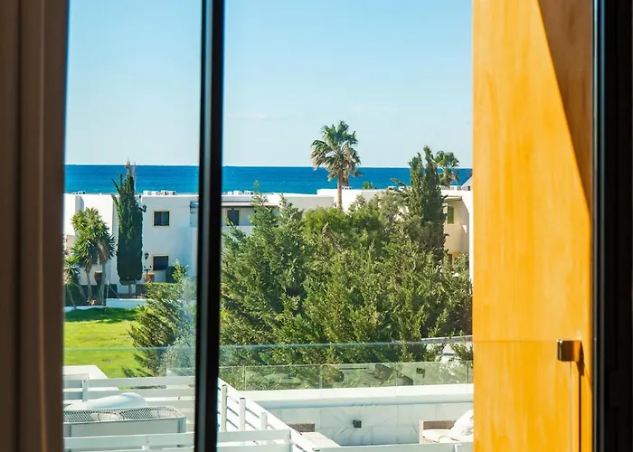 Vila Laurus 4 By Ezoria